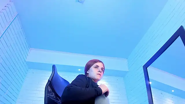 kimbrownn online show from February 9, 11:45 am