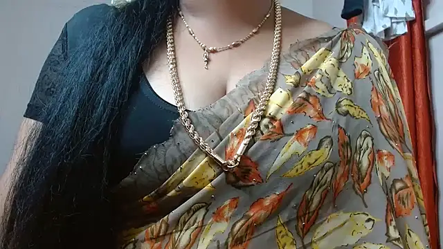 Snapshot of tamilharini chatting on September 17, 5:27 am tamilharini online show from September 17, 5:27 am