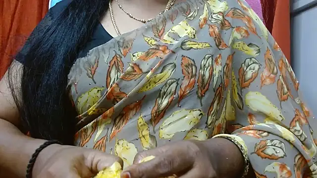Snapshot of tamilharini chatting on September 27, 7:37 am tamilharini online show from September 27, 7:37 am