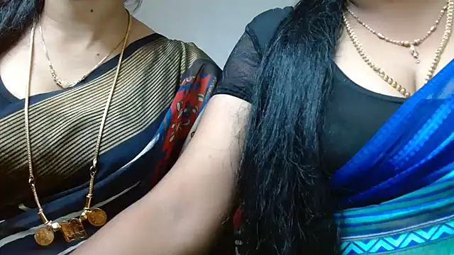 Snapshot of tamilharini chatting on October 17, 7:55 am tamilharini online show from October 17, 7:55 am