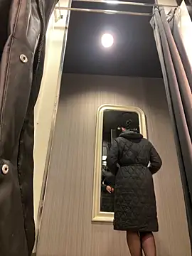 CrazzyChicks online show from December 5, 7:30 am