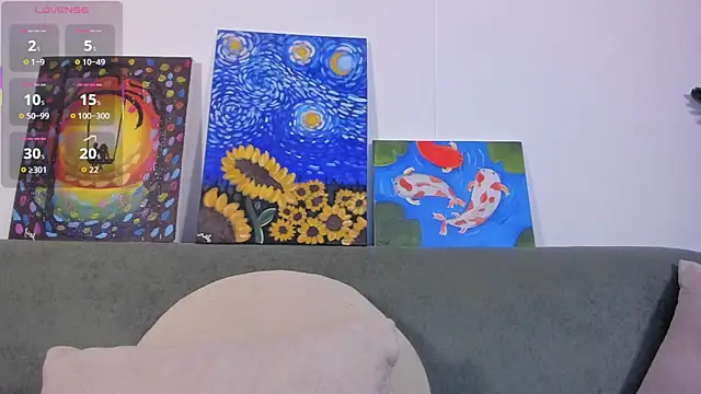 TIFFANYRUSSO online show from March 27, 6:59 am