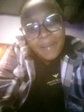 Sweetcutevee online show from November 19, 10:21 pm