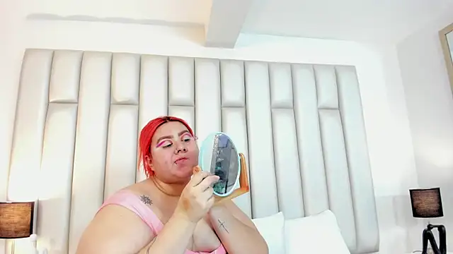 aandreaperez online show from September 26, 11:52 am