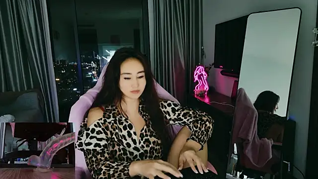 AsianQueens online show from December 22, 3:15 pm