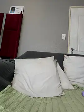 HoneyDropsX online show from December 19, 6:05 am