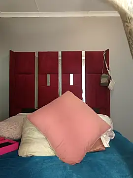 HoneyDropsX online show from September 11, 6:03 am