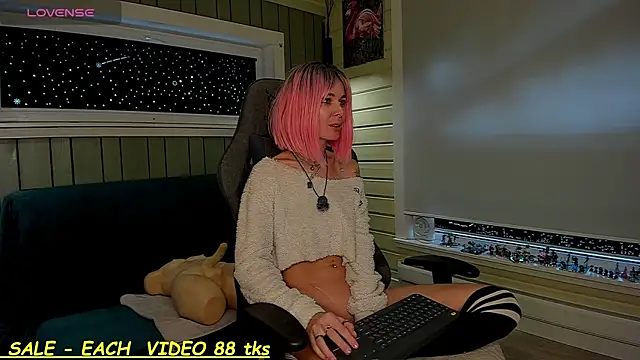 SandyChris online show from January 6, 8:40 am