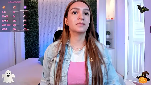 miataylorr1 online show from October 31, 12:09 pm