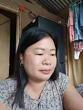 Lovelywoman43 online show from June 27, 9:43 pm