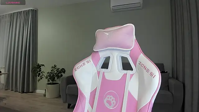 JenniferQueen11 online show from October 12, 3:14 pm