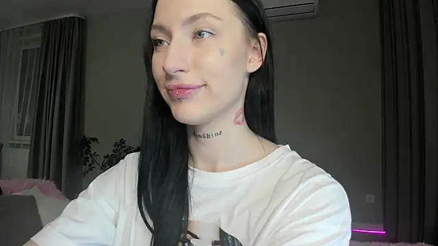 JenniferQueen11 online show from October 22, 8:58 pm