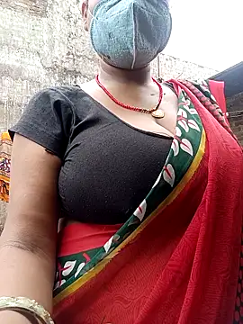 Snapshot of Lattika-Bhabhi chatting on September 19, 5:28 am Lattika-Bhabhi online show from September 19, 5:28 am