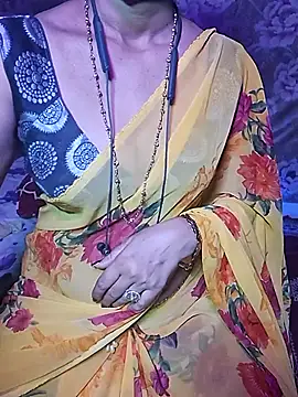 Snapshot of XBHUUME chatting on October 10, 6:02 pm XBHUUME online show from October 10, 6:02 pm