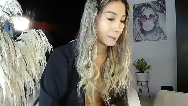 saraplayboy96 online show from October 30, 11:33 am