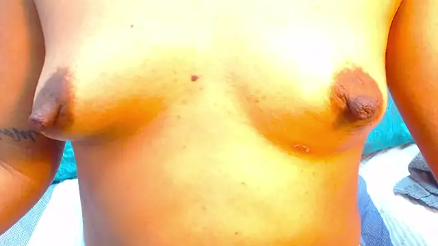 Amy Ronan online show from November 9, 5:42 pm