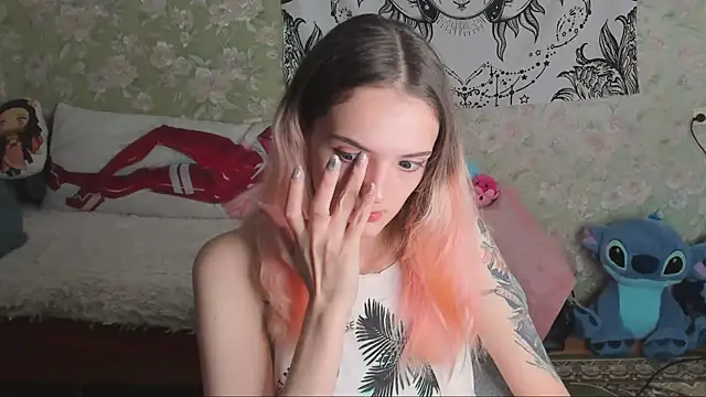 Snapshot of Cutie_Adelia chatting on October 9, 8:40 am Cutie Adelia online show from October 9, 8:40 am