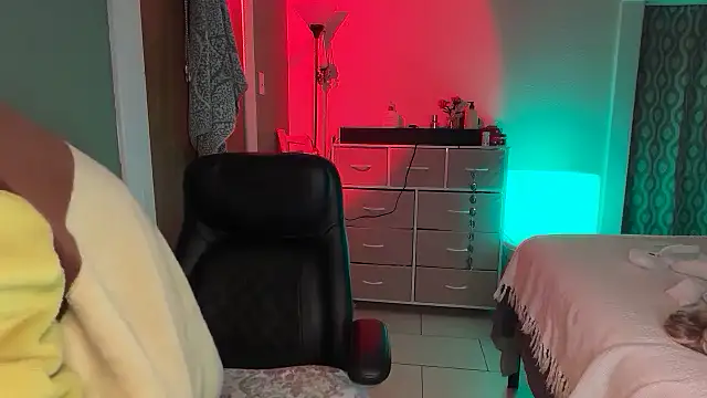 Pumpkin bunny online show from April 4, 4:00 am