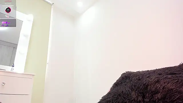 karlyn angels online show from November 4, 7:08 pm