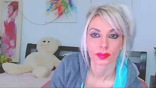 HoneyLara online show from January 17, 2:41 am