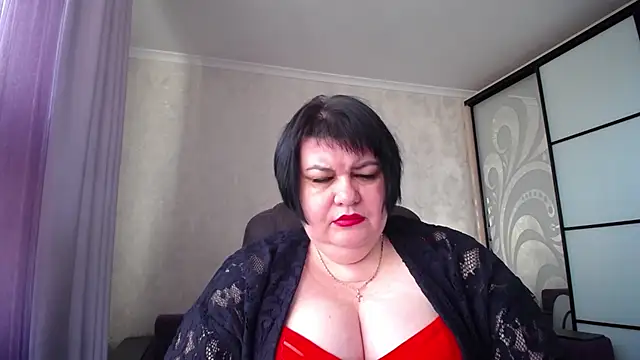 JuicyLady Di online show from November 3, 5:55 am