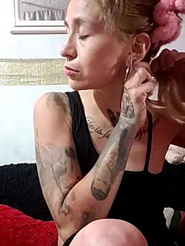 fablob23 online show from April 9, 4:26 am