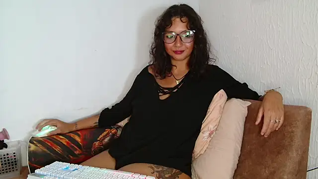 myamillor online show from April 13, 9:37 pm