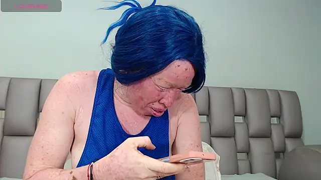 Kittywhiteass online show from October 9, 4:49 am