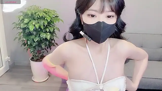 Mya Lee online show from March 2, 7:20 pm