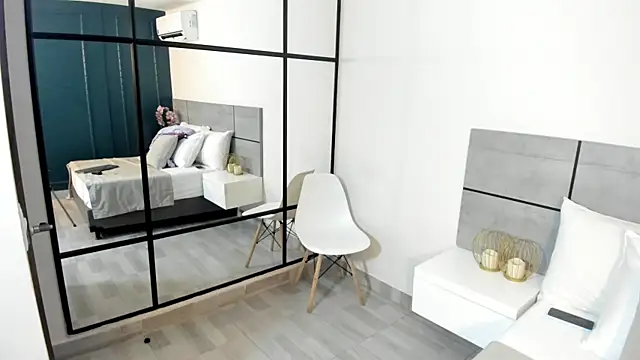 EmmaSmith2 online show from November 25, 2:47 am