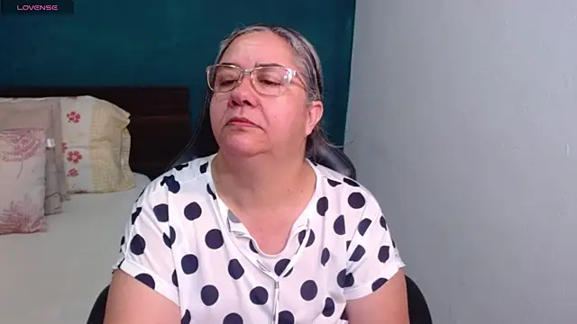 scaelettdubois online show from June 1, 9:44 am