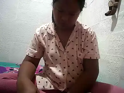 Snapshot of sweethotmom chatting on September 23, 11:47 pm sweethotmom online show from September 23, 11:47 pm