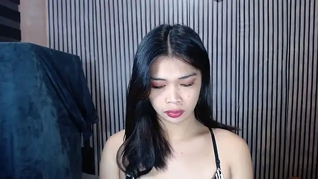 Snapshot of Maria-Moore chatting on October 14, 8:11 pm Maria-Moore online show from October 14, 8:11 pm