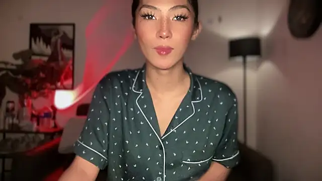 Thicker Belle online show from June 7, 9:43 pm