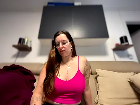 Amai Live online show from November 14, 8:25 am