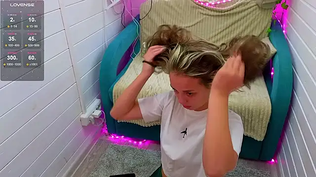 Misss Vikk online show from September 12, 8:34 am