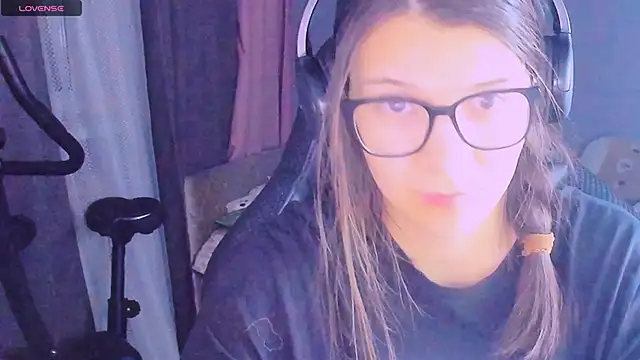 MollyLollipop online show from March 31, 5:02 pm