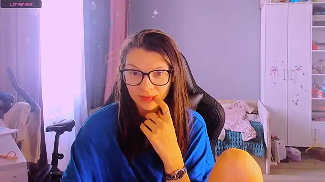 MollyLollipop online show from April 14, 4:56 am