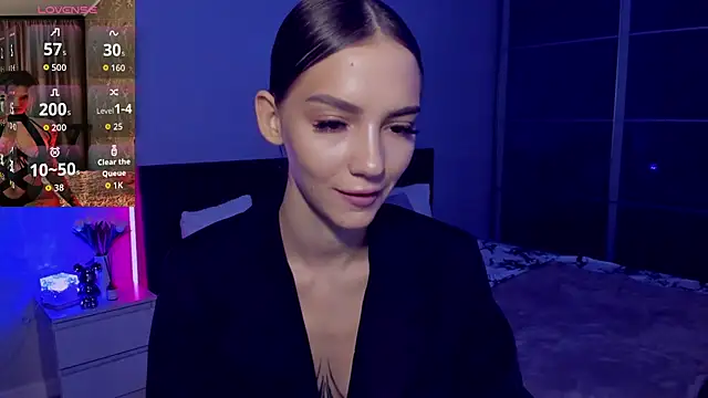 Snapshot of SophieCatty chatting on October 14, 12:02 am SophieCatty online show from October 14, 12:02 am