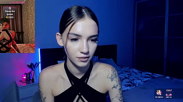 Snapshot of SophieCatty chatting on September 24, 12:53 am SophieCatty online show from September 24, 12:53 am