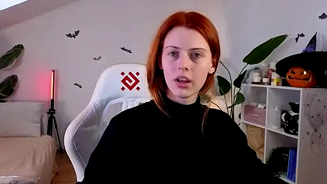 doll lesli online show from November 5, 8:41 am