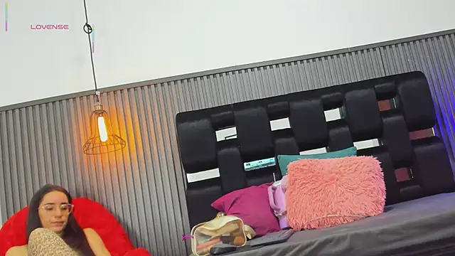 levana1 online show from October 17, 1:09 am