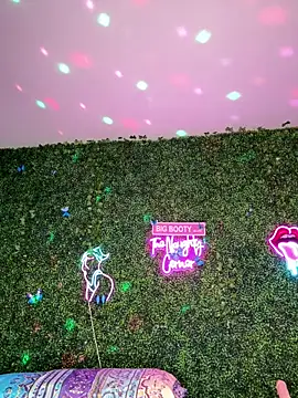 ThickAssRena online show from April 22, 6:32 am