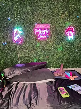 ThickAssRena online show from March 26, 9:22 am