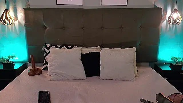 Madisonsmiith online show from November 25, 10:10 pm