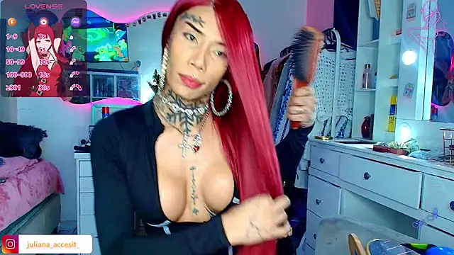 caroline cossei online show from April 13, 1:07 am