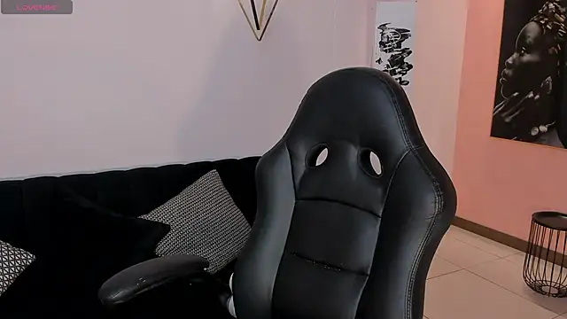 JuanitaClay online show from October 6, 12:44 pm