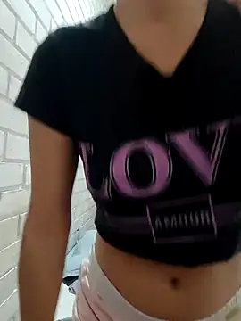 Snapshot of valeriaswang_Lucas chatting on September 13, 3:25 am valeriaswang Lucas online show from September 13, 3:25 am