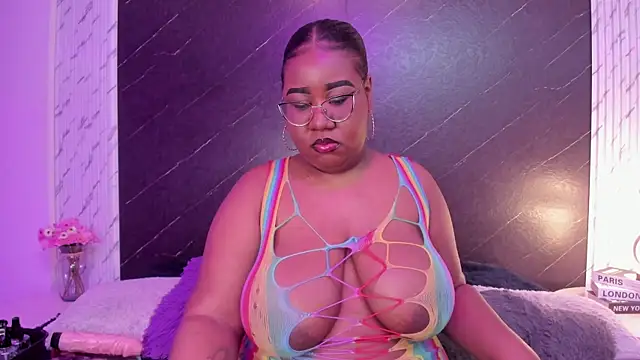 Snapshot of Darnellqueen chatting on September 18, 4:00 am Darnellqueen online show from September 18, 4:00 am