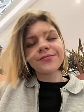 ValenciaShock online show from March 25, 7:00 am